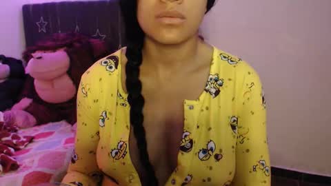 Snapshot of sophiia_dreams chatting on 9, 10, 2025 Sophia this is not my real name online show from 9, 10, 2025