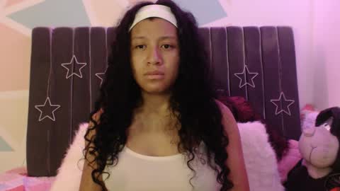Snapshot of sophiia_dreams chatting on 18, 10, 2025 Sophia this is not my real name online show from 18, 10, 2025