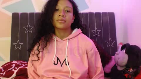 Snapshot of sophiia_dreams chatting on 19, 10, 2025 Sophia this is not my real name online show from 19, 10, 2025