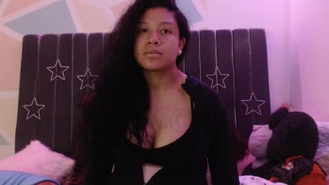 Snapshot of sophiia_dreams chatting on 23, 10, 2025 Sophia this is not my real name online show from 23, 10, 2025
