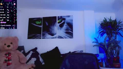 Sophie Sweet online show from 25, 9, 2025