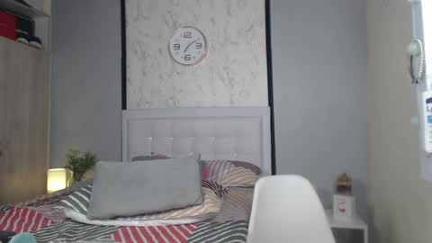 Snapshot of sopphiefox chatting on 19, 2, 2025 Sofia online show from 19, 2, 2025