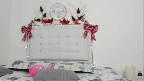 Snapshot of sopphiefox chatting on 19, 12, 2025 Sofia online show from 19, 12, 2025