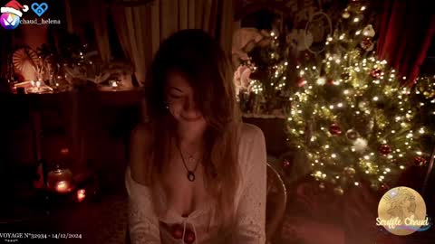 Snapshot of souffle_chaud chatting on 14, 12, 2024 . . online show from 14, 12, 2024