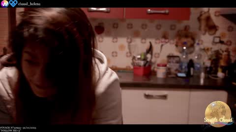 Snapshot of souffle_chaud chatting on 31, 1, 2025 . . online show from 31, 1, 2025