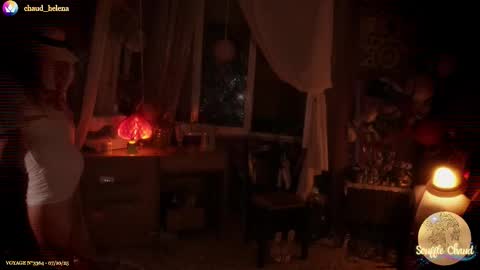 Snapshot of souffle_chaud chatting on 7, 10, 2025 . . online show from 7, 10, 2025