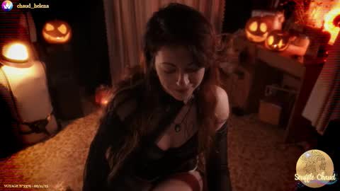 Snapshot of souffle_chaud chatting on 2, 11, 2025 . . online show from 2, 11, 2025