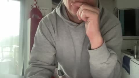 soumisanal2013 online show from 15, 2, 2026