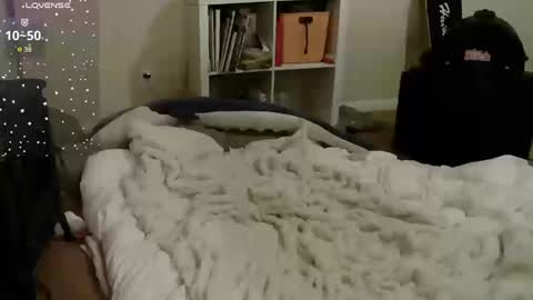 Snapshot of southerbunny chatting on 18, 10, 2025 Bunnydathug online show from 18, 10, 2025