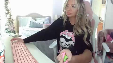 Snapshot of southernbarbii chatting on 1, 12, 2024 Your Barbii online show from 1, 12, 2024