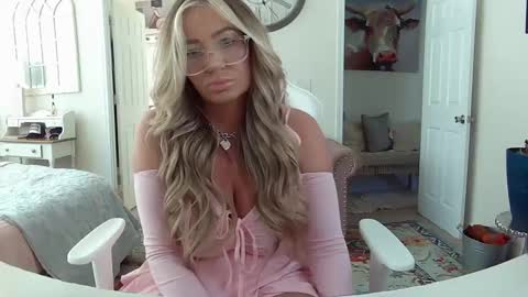 Snapshot of southernbarbii chatting on 14, 2, 2025 Your Barbii online show from 14, 2, 2025