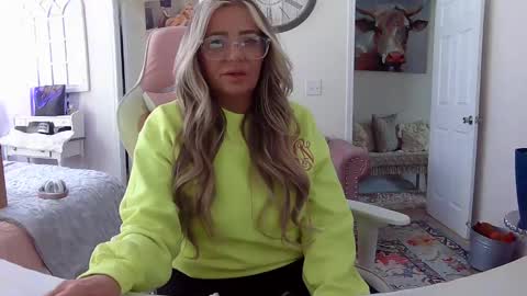 Snapshot of southernbarbii chatting on 18, 2, 2025 Your Barbii online show from 18, 2, 2025