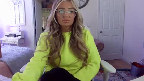 Snapshot of southernbarbii chatting on 18, 2, 2025 Your Barbii online show from 18, 2, 2025