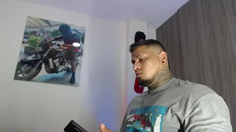 Snapshot of soy_apolo chatting on 15, 10, 2025 soy_apolo online show from 15, 10, 2025