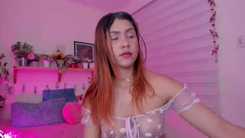 Snapshot of soy_sarah chatting on 11, 2, 2025 Sarah Valentina online show from 11, 2, 2025