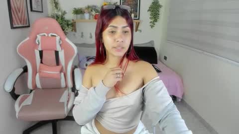 Snapshot of soy_sarah chatting on 2, 10, 2025 Sarah Valentina online show from 2, 10, 2025