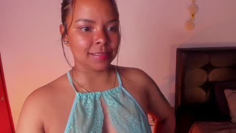 Snapshot of soytucolor chatting on 6, 1, 2025 Paula add me on snap online show from 6, 1, 2025