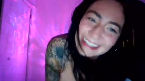 Snapshot of sp1cy_whitethangs chatting on 17, 7, 2026 Spicywhitethangs online show from 17, 7, 2026