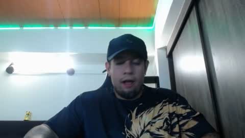 Snapshot of spartacus_cam chatting on 11, 7, 2026 online show from 11, 7, 2026
