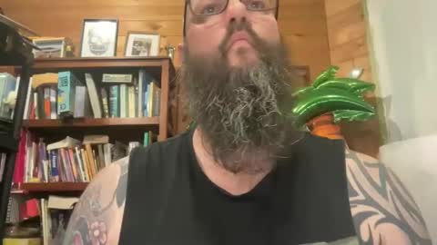 Beard Guy online show from 31, 12, 2024