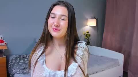 Snapshot of spiceofalex chatting on 18, 12, 2025 Elva online show from 18, 12, 2025