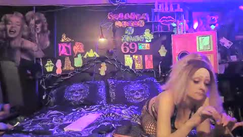 Snapshot of splashh_queen420 chatting on 12, 4, 2026 Daddy His Splash Queen online show from 12, 4, 2026