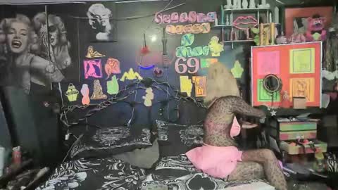Snapshot of splashh_queen420 chatting on 13, 4, 2026 Daddy His Splash Queen online show from 13, 4, 2026