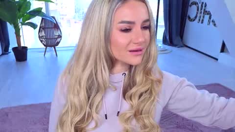 Anna online show from 10, 10, 2025