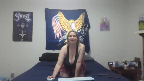 squeakerkitty online show from 17, 4, 2026