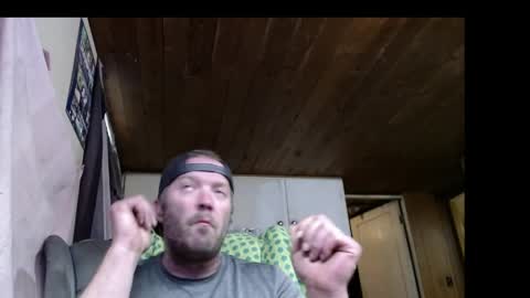 Snapshot of squegly chatting on 19, 5, 2026 Bryan online show from 19, 5, 2026