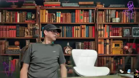 Snapshot of squirt_vip_room chatting on 1, 3, 2026 Roxy Day Mossimo Knight online show from 1, 3, 2026