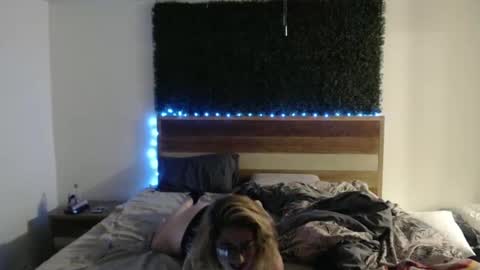 Snapshot of squirtinshawty chatting on 7, 11, 2025 squirtinshawty online show from 7, 11, 2025