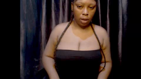 Snapshot of squirtyqueenxx chatting on 16, 9, 2025 gold online show from 16, 9, 2025
