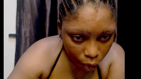 Snapshot of squirtyqueenxx chatting on 20, 9, 2025 gold online show from 20, 9, 2025