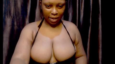 Snapshot of squirtyqueenxx chatting on 22, 9, 2025 gold online show from 22, 9, 2025