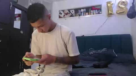 Snapshot of sr_porn01 chatting on 3, 3, 2025 sr_porn01 online show from 3, 3, 2025