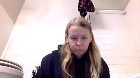 sriley386444137 online show from 18, 12, 2024