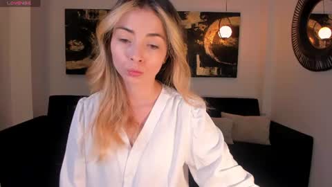 Snapshot of staceywood_ chatting on 3, 7, 2026 Stacy Woods online show from 3, 7, 2026