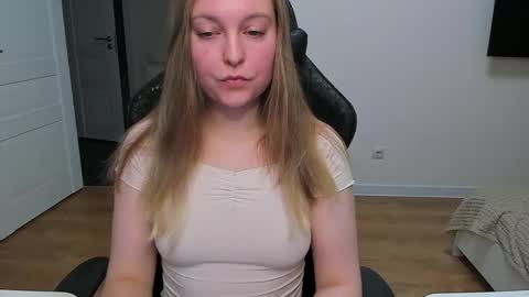 Stacy  online show from 19, 4, 2026