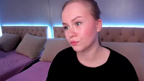 Snapshot of stacy_moorexx chatting on 3, 6, 2026 STACY online show from 3, 6, 2026