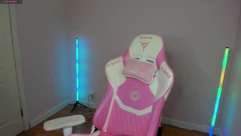 Snapshot of stacy_riiver chatting on 4, 2, 2025 Stacy Mon Tue Wed Thu Fri Sun GMT GMT 3 1000am - 0400pm  online show from 4, 2, 2025