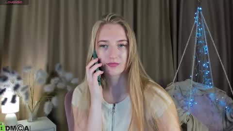 Snapshot of stacy_riiver chatting on 9, 11, 2025 Stacy Mon Tue Wed Thu Fri Sun GMT GMT 3 1000am - 0400pm online show from 9, 11, 2025