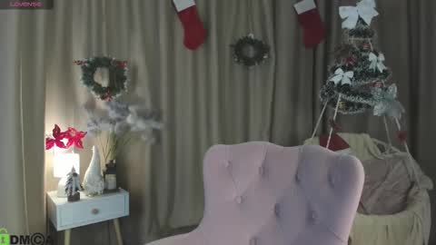 Snapshot of stacy_riiver chatting on 25, 11, 2025 Stacy Mon Tue Wed Thu Fri Sun GMT GMT 3 1000am - 0400pm online show from 25, 11, 2025