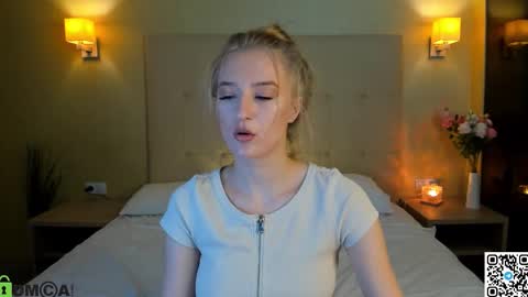 Snapshot of stacy_riiver chatting on 26, 11, 2025 Stacy Mon Tue Wed Thu Fri Sun GMT GMT 3 1000am - 0400pm online show from 26, 11, 2025