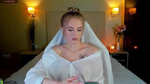 Stacy Mon Tue Wed Thu Fri Sun GMT GMT 3 1000am - 0400pm  online show from 18, 2, 2026