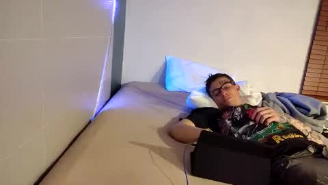 Snapshot of staightupdownbad chatting on 26, 11, 2025 Straightupdownbad online show from 26, 11, 2025