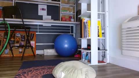 Snapshot of stara_dreams chatting on 19, 12, 2024 Stara Winters online show from 19, 12, 2024