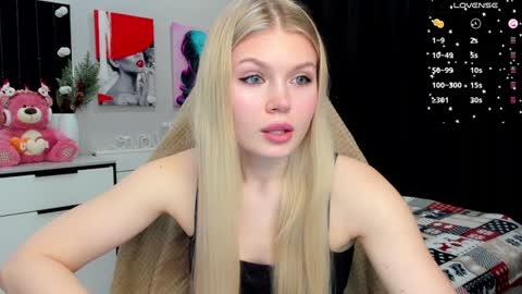 Snapshot of starlight_2004 chatting on 13, 1, 2025 Caroline online show from 13, 1, 2025