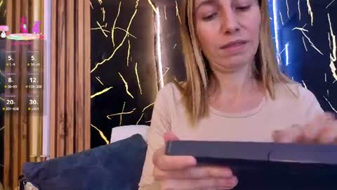 starlight_mature11_aws online show from 21, 7, 2026