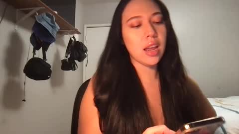 starlitdreams777 online show from 8, 3, 2025